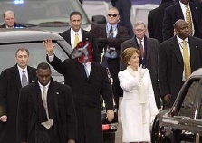 Bush sure needs a lot of bodyguards: http://cache.boston.com/bonzai-fba/AFP_Photo/2005/01/20/1106255091_0689.jpg
